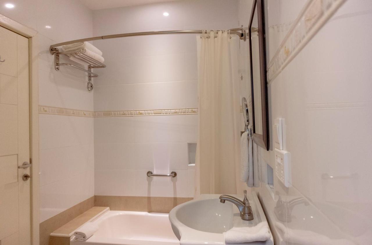 Frederick'S Lodge Kumasi Bagian luar foto