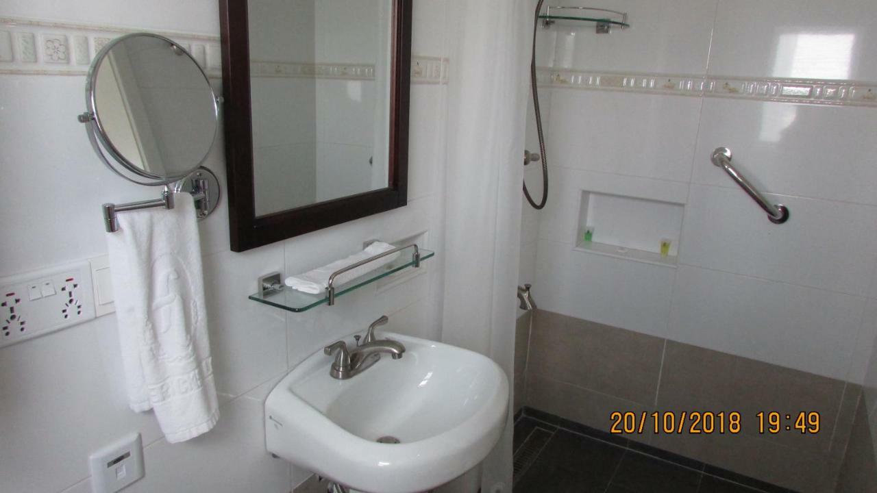 Frederick'S Lodge Kumasi Bagian luar foto